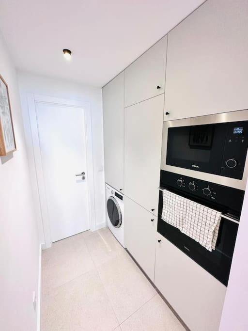 Lisbon City Center Flat For 6 Pp Buitenkant foto