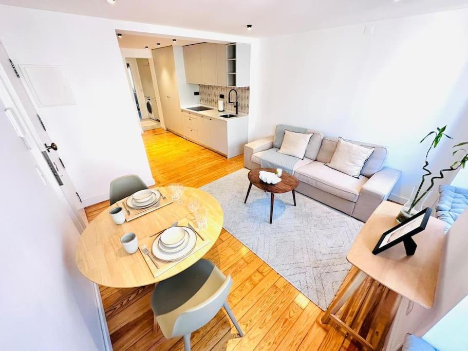 Lisbon City Center Flat For 6 Pp Buitenkant foto