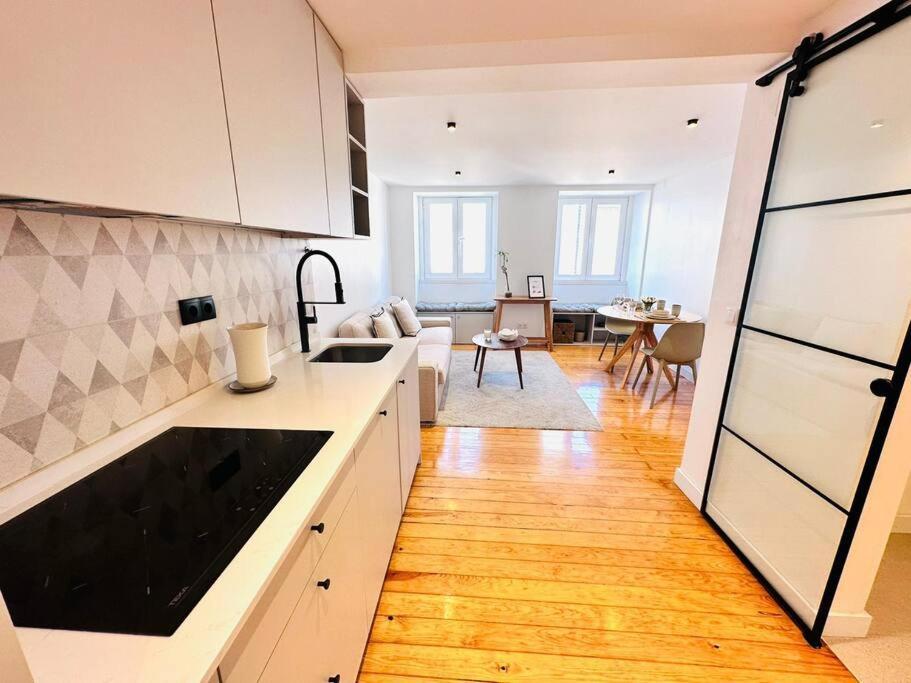 Lisbon City Center Flat For 6 Pp Buitenkant foto