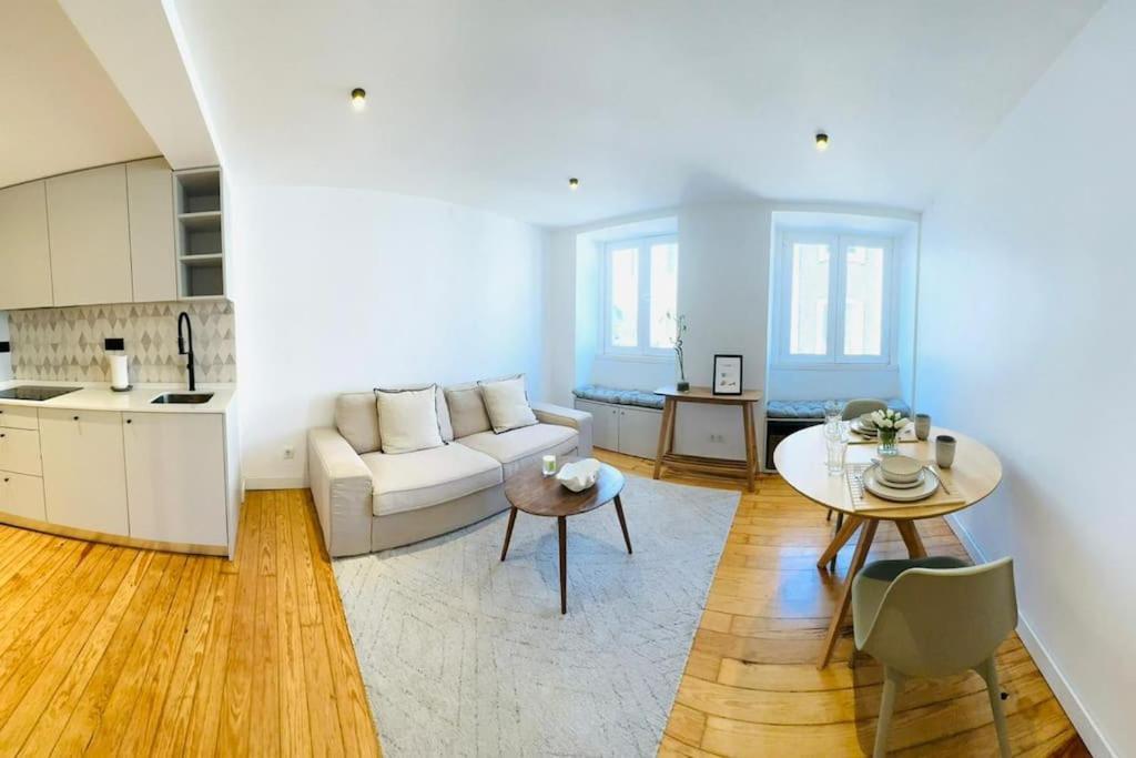 Lisbon City Center Flat For 6 Pp Buitenkant foto