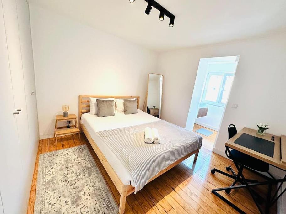 Lisbon City Center Flat For 6 Pp Buitenkant foto